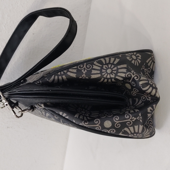 Petunia Pickle Bottom Diaper Bag Handbag - Picture 4 of 14